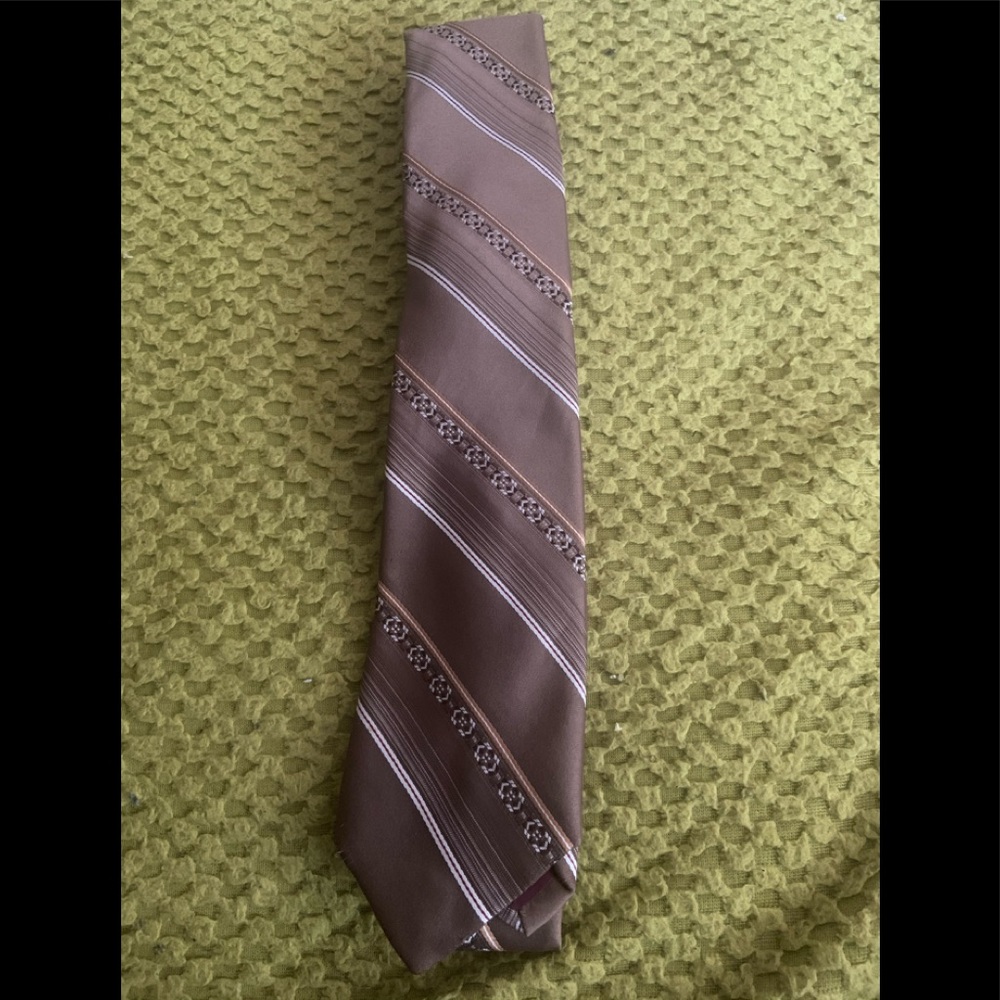 Neck tie